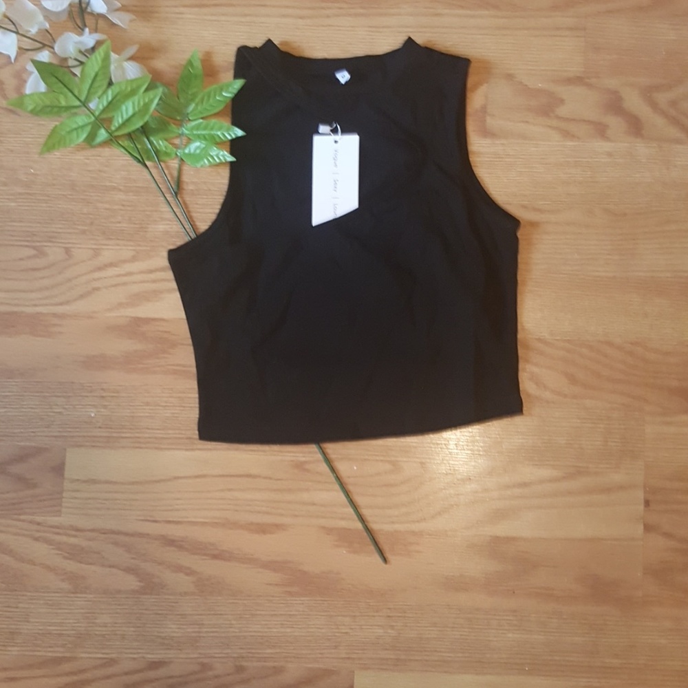 Cut Out Crop Top - Picture 4 of 7